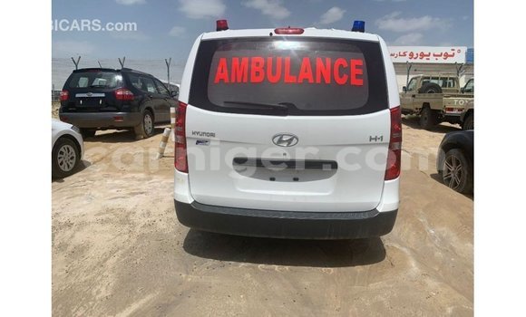 Buy Import Hyundai Chorus White Truck in Import - Dubai in Agadez Buy Import Hyundai Chorus White Truck in Import - Dubai in Agadez