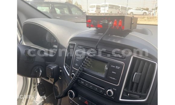 Buy Import Hyundai Chorus White Truck in Import - Dubai in Agadez Buy Import Hyundai Chorus White Truck in Import - Dubai in Agadez
