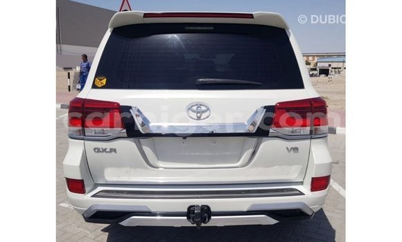 Buy Import Toyota Land Cruiser White Truck in Import - Dubai in Agadez Buy Import Toyota Land Cruiser White Truck in Import - Dubai in Agadez