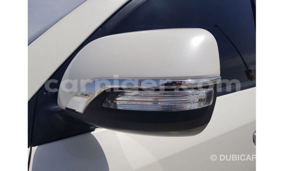Buy Import Toyota Land Cruiser White Truck in Import - Dubai in Agadez Buy Import Toyota Land Cruiser White Truck in Import - Dubai in Agadez