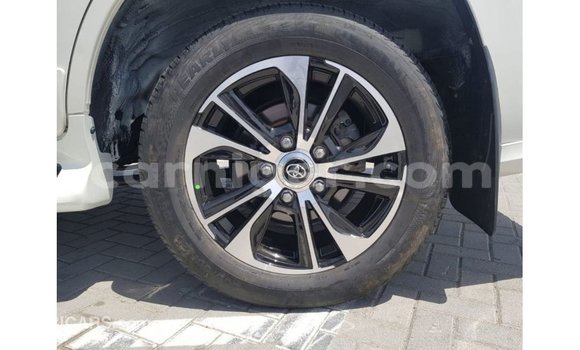 Buy Import Toyota Land Cruiser White Truck in Import - Dubai in Agadez Buy Import Toyota Land Cruiser White Truck in Import - Dubai in Agadez