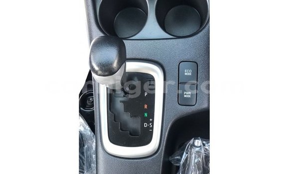 Acheter Import Voiture Toyota Hilux Autre à Import - Dubai, Agadez Acheter Import Voiture Toyota Hilux Autre à Import - Dubai, Agadez