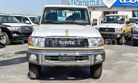 Buy Import Toyota Land Cruiser Beige Truck in Import - Dubai in Agadez Buy Import Toyota Land Cruiser Beige Truck in Import - Dubai in Agadez