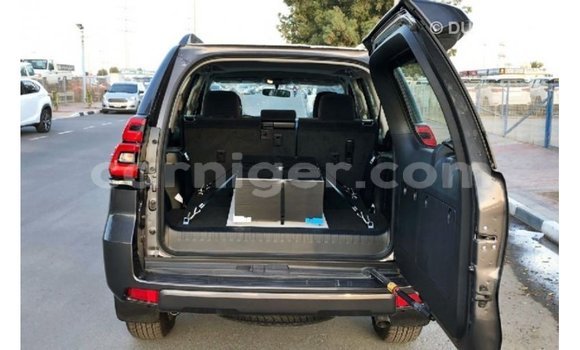 Sayi Imported Toyota Prado Black Mota in Import - Dubai a Agadez Sayi Imported Toyota Prado Black Mota in Import - Dubai a Agadez