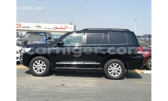 Acheter Import Utilitaire Toyota Land Cruiser Noir à Import - Dubai, Agadez Acheter Import Utilitaire Toyota Land Cruiser Noir à Import - Dubai, Agadez