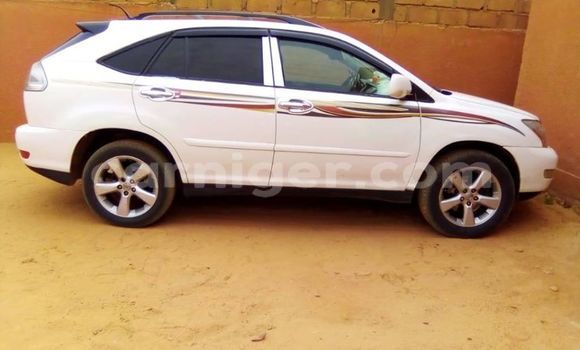 Sayi Na hannu Lexus RX 330 White Mota in Niamey a Niamey Sayi Na hannu Lexus RX 330 White Mota in Niamey a Niamey