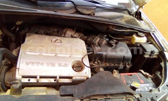 Sayi Na hannu Lexus RX 330 White Mota in Niamey a Niamey Sayi Na hannu Lexus RX 330 White Mota in Niamey a Niamey