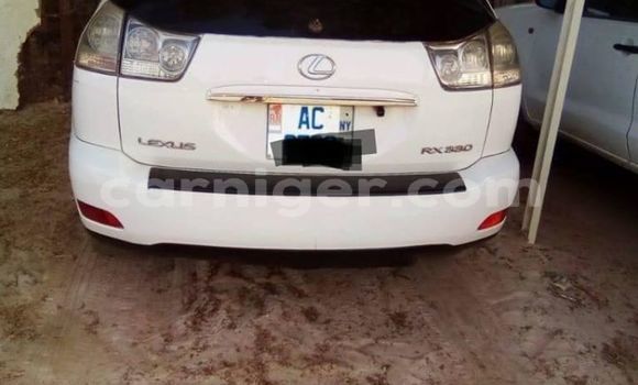 Sayi Na hannu Lexus RX 330 White Mota in Niamey a Niamey Sayi Na hannu Lexus RX 330 White Mota in Niamey a Niamey