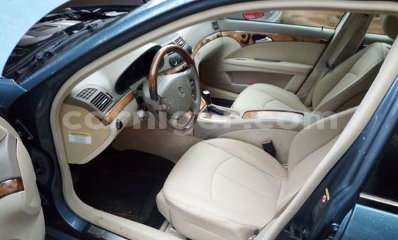 Sayi Na hannu Mercedes‒Benz E–Class Blue Mota in Niamey a Niamey Sayi Na hannu Mercedes‒Benz E–Class Blue Mota in Niamey a Niamey