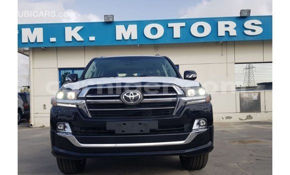 Buy Import Toyota Land Cruiser Black Truck in Import - Dubai in Agadez Buy Import Toyota Land Cruiser Black Truck in Import - Dubai in Agadez