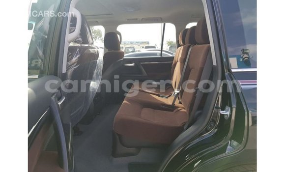 Buy Import Toyota Land Cruiser Black Truck in Import - Dubai in Agadez Buy Import Toyota Land Cruiser Black Truck in Import - Dubai in Agadez
