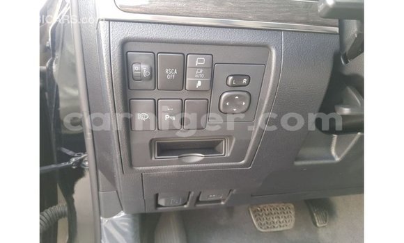 Buy Import Toyota Land Cruiser Black Truck in Import - Dubai in Agadez Buy Import Toyota Land Cruiser Black Truck in Import - Dubai in Agadez