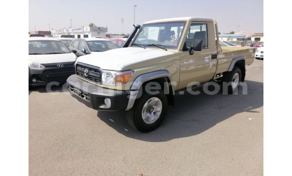 Buy Import Toyota Land Cruiser Beige Truck in Import - Dubai in Agadez Buy Import Toyota Land Cruiser Beige Truck in Import - Dubai in Agadez