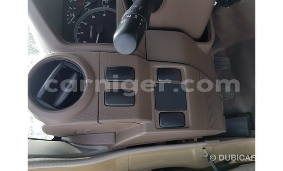 Buy Import Toyota Land Cruiser Beige Truck in Import - Dubai in Agadez Buy Import Toyota Land Cruiser Beige Truck in Import - Dubai in Agadez
