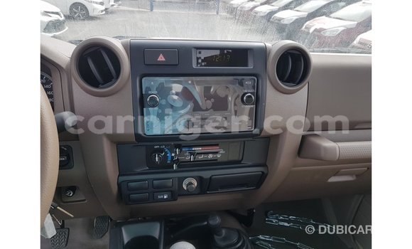 Buy Import Toyota Land Cruiser Beige Truck in Import - Dubai in Agadez Buy Import Toyota Land Cruiser Beige Truck in Import - Dubai in Agadez