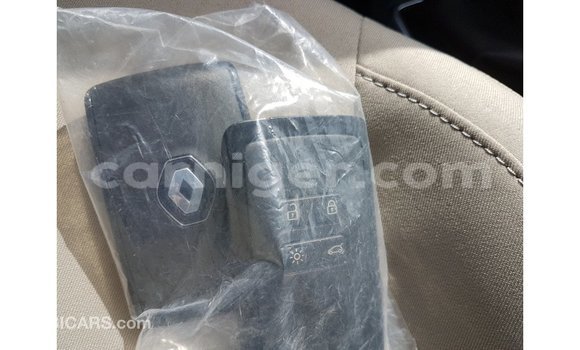 Buy Import Renault 19 Green Car in Import - Dubai in Agadez Buy Import Renault 19 Green Car in Import - Dubai in Agadez