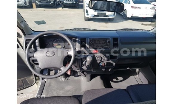 Buy Import Toyota Hiace White Car in Import - Dubai in Agadez Buy Import Toyota Hiace White Car in Import - Dubai in Agadez
