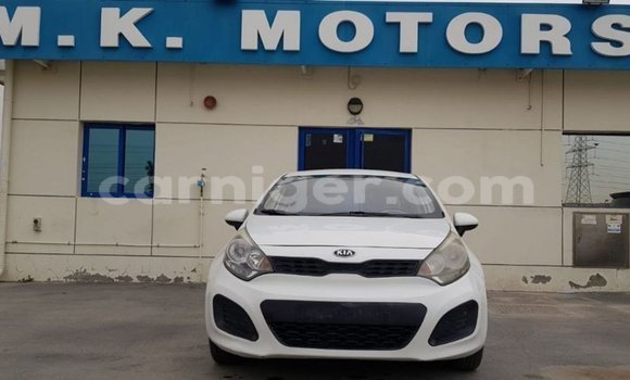 Sayi Imported Kia Rio White Mota in Import - Dubai a Agadez Sayi Imported Kia Rio White Mota in Import - Dubai a Agadez