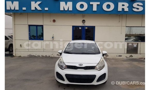 Sayi Imported Kia Rio White Mota in Import - Dubai a Agadez Sayi Imported Kia Rio White Mota in Import - Dubai a Agadez