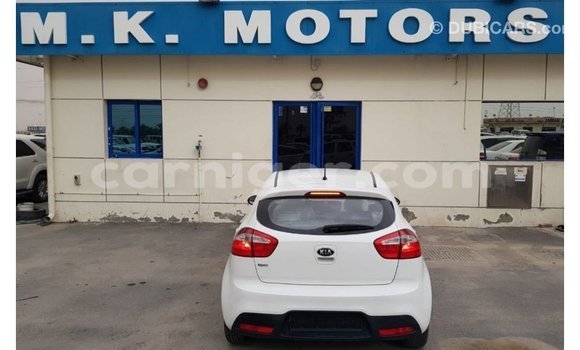 Sayi Imported Kia Rio White Mota in Import - Dubai a Agadez Sayi Imported Kia Rio White Mota in Import - Dubai a Agadez