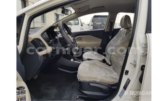 Sayi Imported Kia Rio White Mota in Import - Dubai a Agadez Sayi Imported Kia Rio White Mota in Import - Dubai a Agadez