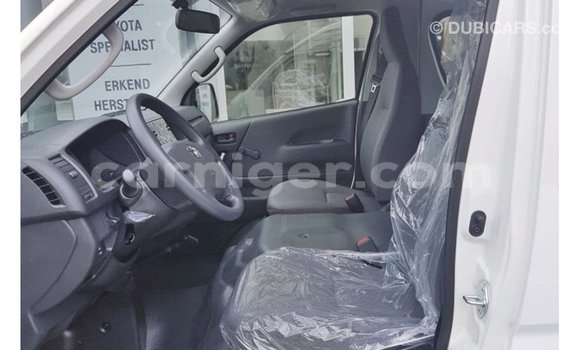 Buy Import Toyota Hiace White Car in Import - Dubai in Agadez Buy Import Toyota Hiace White Car in Import - Dubai in Agadez