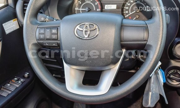 Acheter Import Voiture Toyota Hilux Blanc à Import - Dubai, Agadez Acheter Import Voiture Toyota Hilux Blanc à Import - Dubai, Agadez