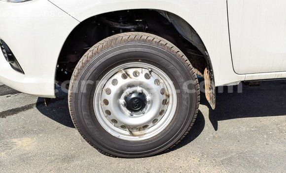 Acheter Import Voiture Toyota Hilux Blanc à Import - Dubai, Agadez Acheter Import Voiture Toyota Hilux Blanc à Import - Dubai, Agadez