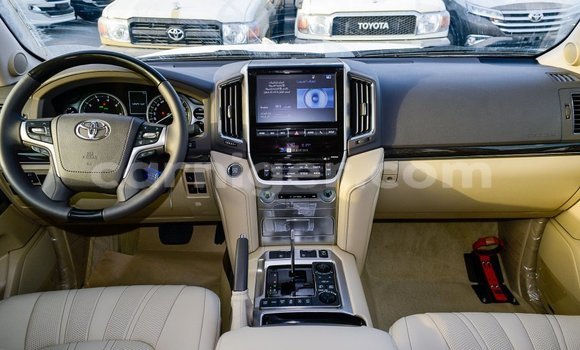 Acheter Import Utilitaire Toyota Land Cruiser Noir à Import - Dubai, Agadez Acheter Import Utilitaire Toyota Land Cruiser Noir à Import - Dubai, Agadez