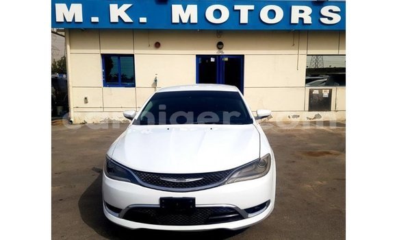 Buy Import Chrysler 200 White Car in Import - Dubai in Agadez