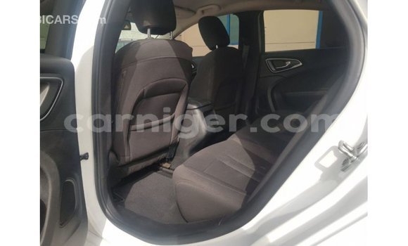 Buy Import Chrysler 200 White Car in Import - Dubai in Agadez Buy Import Chrysler 200 White Car in Import - Dubai in Agadez