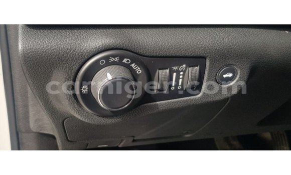 Buy Import Chrysler 200 White Car in Import - Dubai in Agadez Buy Import Chrysler 200 White Car in Import - Dubai in Agadez