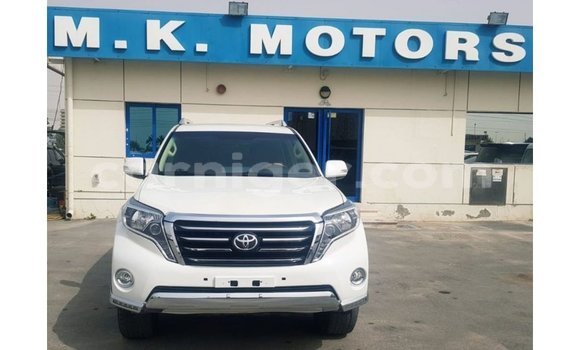 Buy Import Toyota Land Cruiser White Truck in Import - Dubai in Agadez Buy Import Toyota Land Cruiser White Truck in Import - Dubai in Agadez