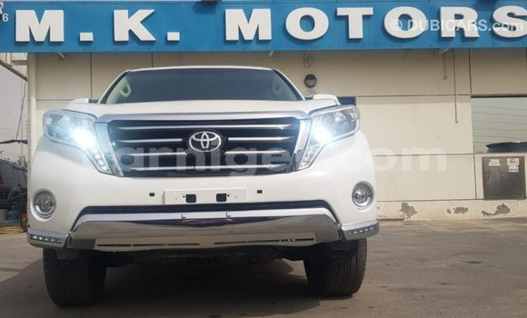 Buy Import Toyota Land Cruiser White Truck in Import - Dubai in Agadez Buy Import Toyota Land Cruiser White Truck in Import - Dubai in Agadez