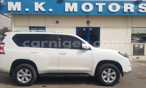 Buy Import Toyota Land Cruiser White Truck in Import - Dubai in Agadez Buy Import Toyota Land Cruiser White Truck in Import - Dubai in Agadez