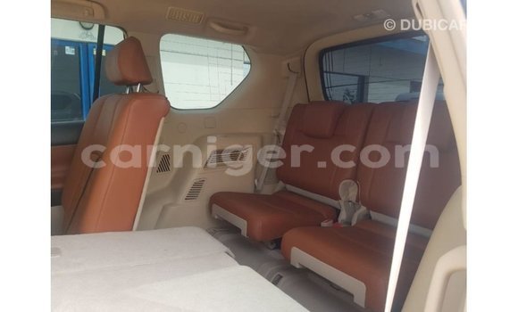 Buy Import Toyota Land Cruiser White Truck in Import - Dubai in Agadez Buy Import Toyota Land Cruiser White Truck in Import - Dubai in Agadez