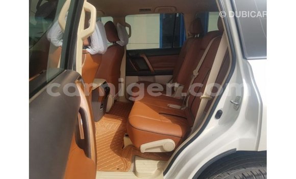 Buy Import Toyota Land Cruiser White Truck in Import - Dubai in Agadez Buy Import Toyota Land Cruiser White Truck in Import - Dubai in Agadez