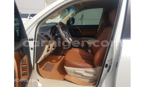 Buy Import Toyota Land Cruiser White Truck in Import - Dubai in Agadez Buy Import Toyota Land Cruiser White Truck in Import - Dubai in Agadez