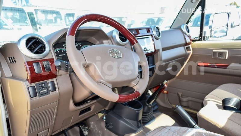 Big with watermark toyota land cruiser agadez import dubai 6704