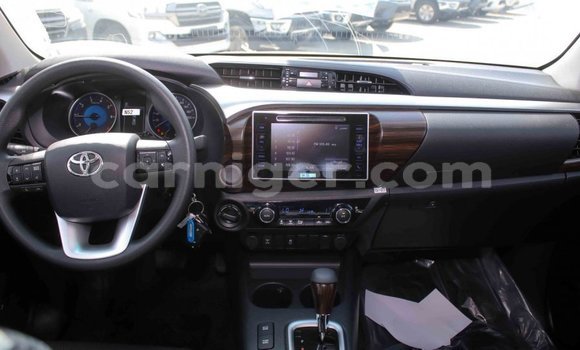 Acheter Import Voiture Toyota Hilux Blanc à Import - Dubai, Agadez Acheter Import Voiture Toyota Hilux Blanc à Import - Dubai, Agadez