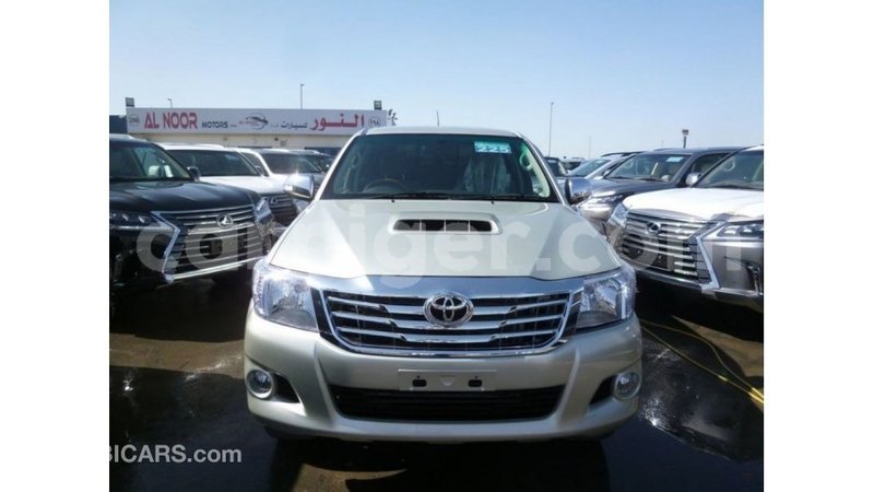 Big with watermark toyota hilux agadez import dubai 6707