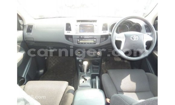 Acheter Import Voiture Toyota Hilux Blanc à Import - Dubai, Agadez Acheter Import Voiture Toyota Hilux Blanc à Import - Dubai, Agadez