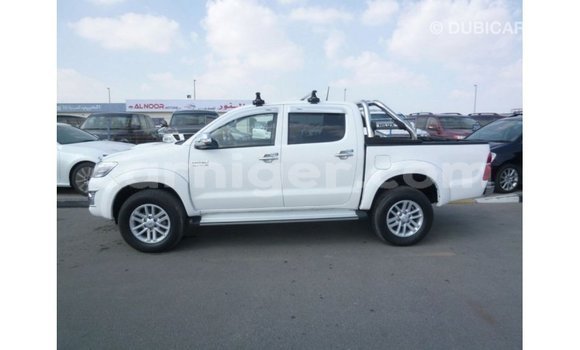 Acheter Import Voiture Toyota Hilux Blanc à Import - Dubai, Agadez Acheter Import Voiture Toyota Hilux Blanc à Import - Dubai, Agadez