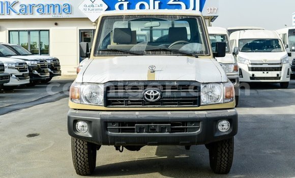 Buy Import Toyota Land Cruiser Beige Truck in Import - Dubai in Agadez Buy Import Toyota Land Cruiser Beige Truck in Import - Dubai in Agadez