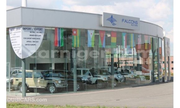 Buy Import Toyota Land Cruiser White Truck in Import - Dubai in Agadez Buy Import Toyota Land Cruiser White Truck in Import - Dubai in Agadez