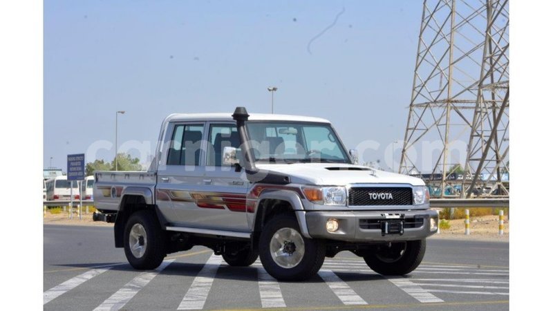 Big with watermark toyota land cruiser agadez import dubai 6733