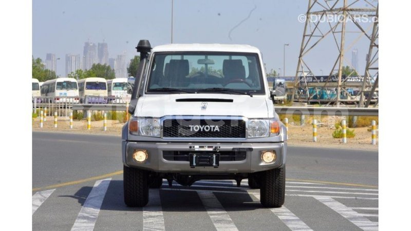 Big with watermark toyota land cruiser agadez import dubai 6733