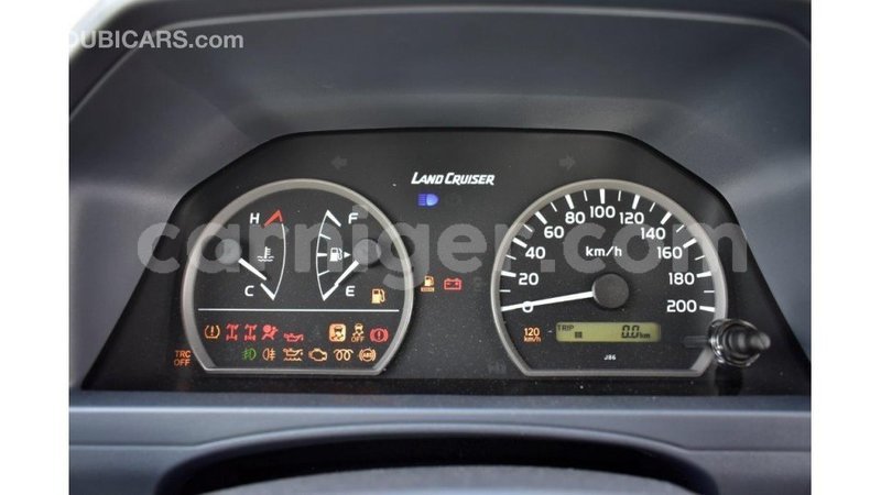 Big with watermark toyota land cruiser agadez import dubai 6733