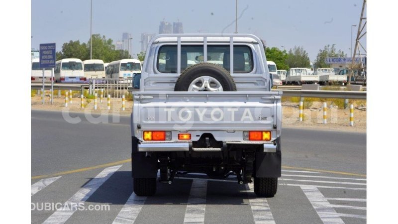 Big with watermark toyota land cruiser agadez import dubai 6733