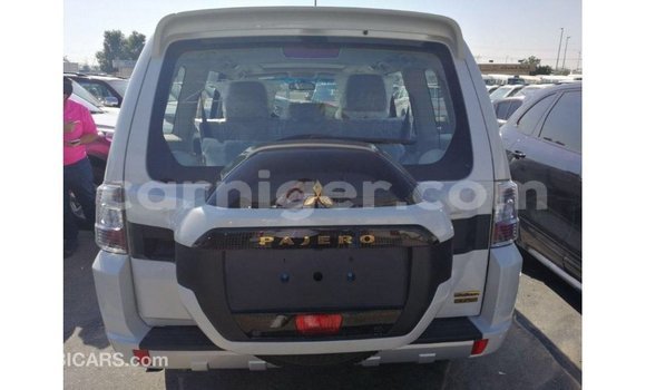 Buy Import Mitsubishi Pajero White Car in Import - Dubai in Agadez Buy Import Mitsubishi Pajero White Car in Import - Dubai in Agadez